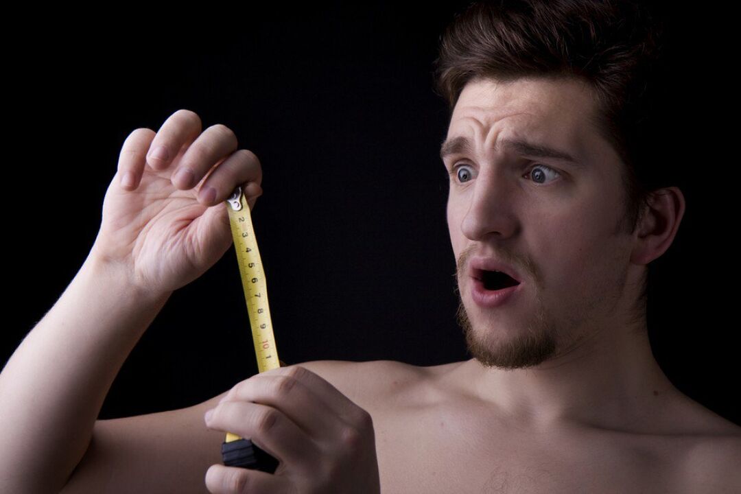 Muž si zvětšil penis pomocí sodových obkladů